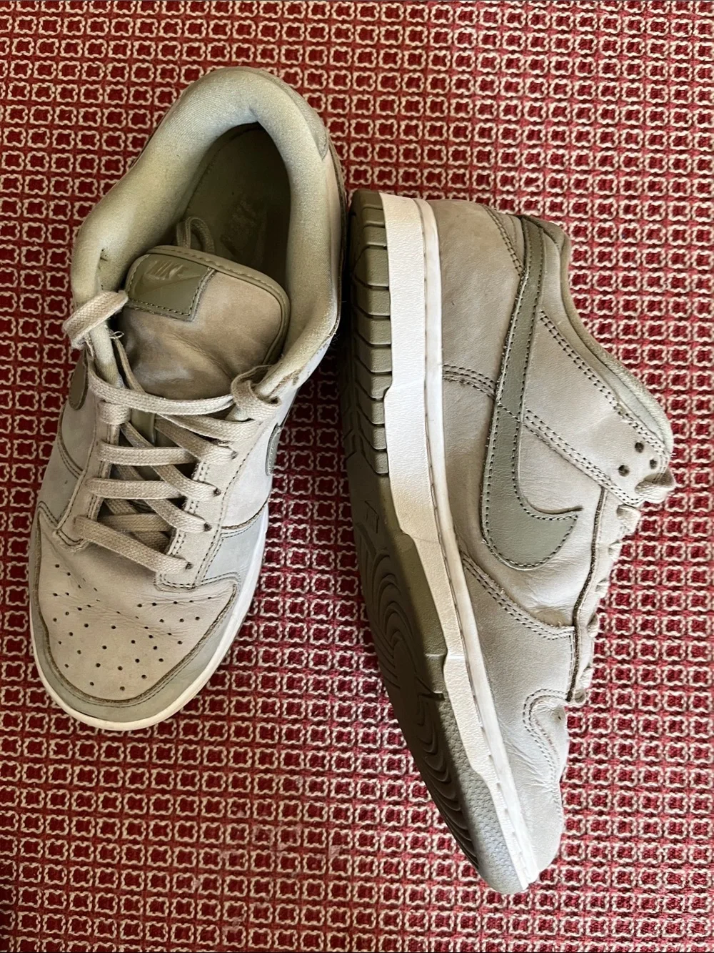 Nike Women’s Low-Top Dunks Sneakers Neutral Olive/Neutral Olive/Sail DV7415-200
